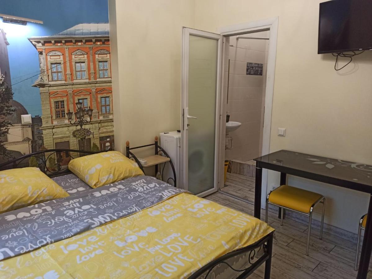 Smart Yellow Apartment-15 Хв Від Жд Вокзалу Lemberg Exterior foto